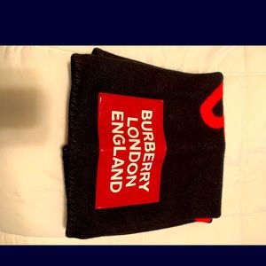 Burberry reversal heavy scarf